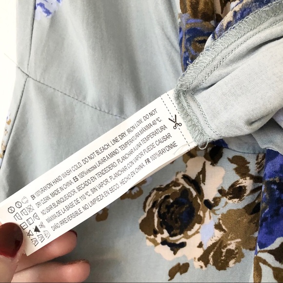 FOREVER 21 Blue Floral Romper Size Small - Picture 8 of 8